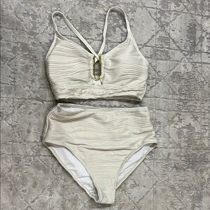 Women’s textured u wire bikini size small new
